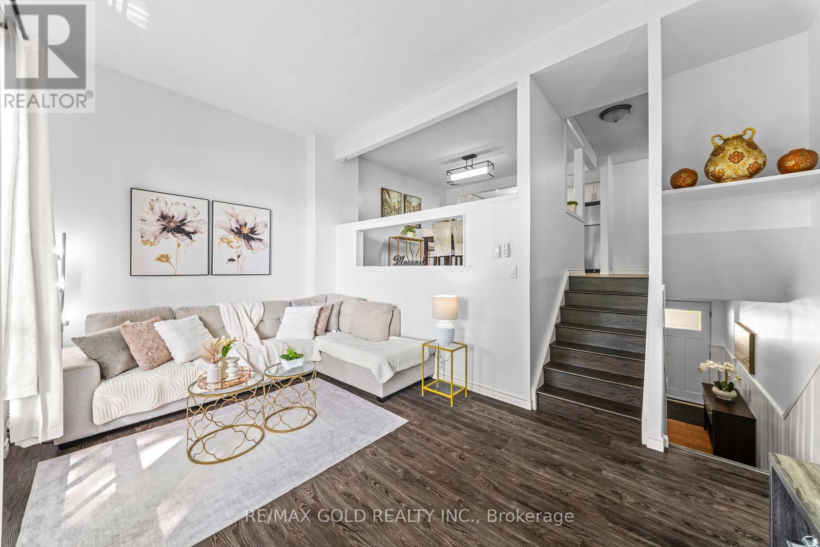 10 DARRAS COURT - 16