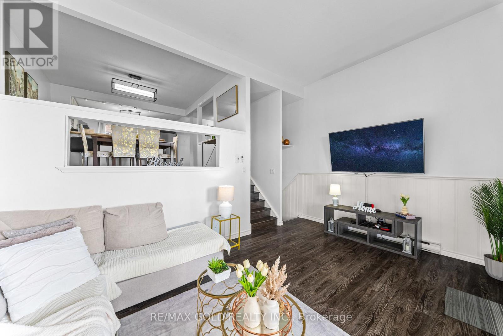 10 DARRAS COURT - 17