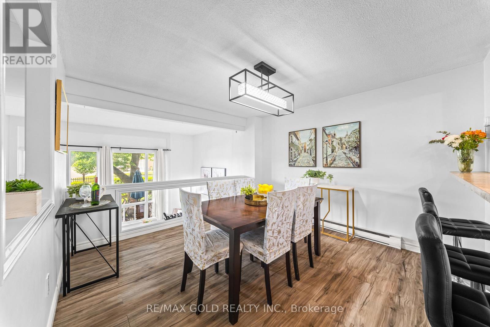 10 DARRAS COURT - 19