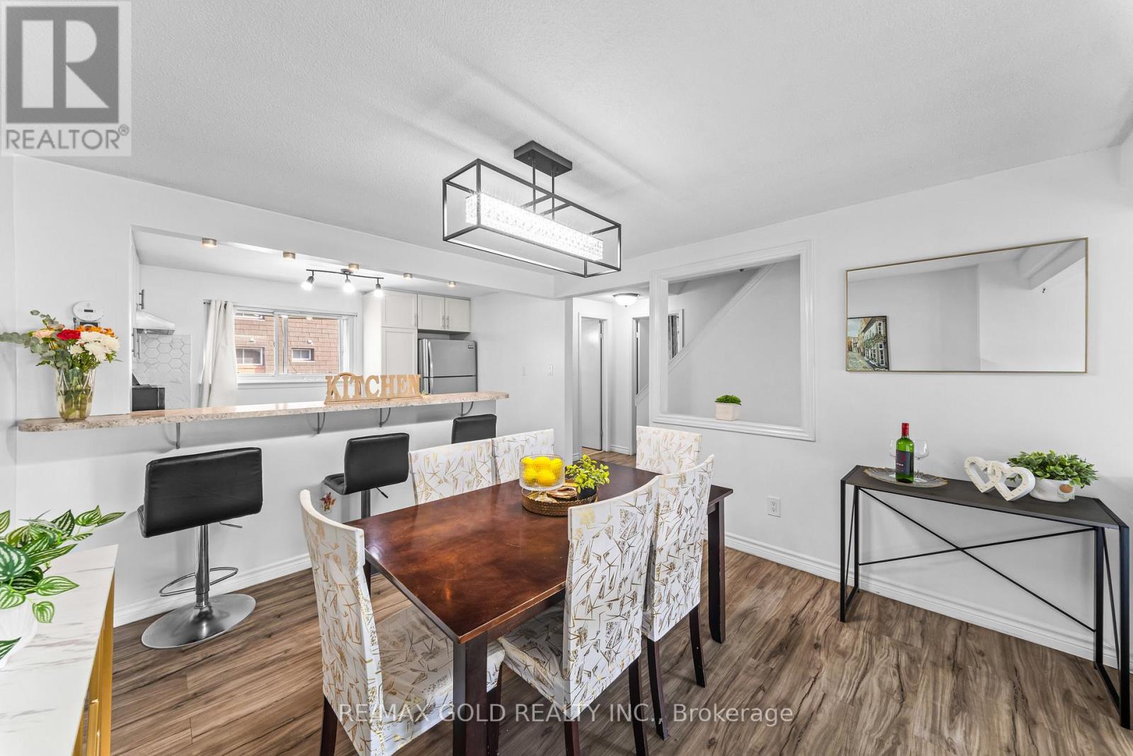 10 DARRAS COURT - 20