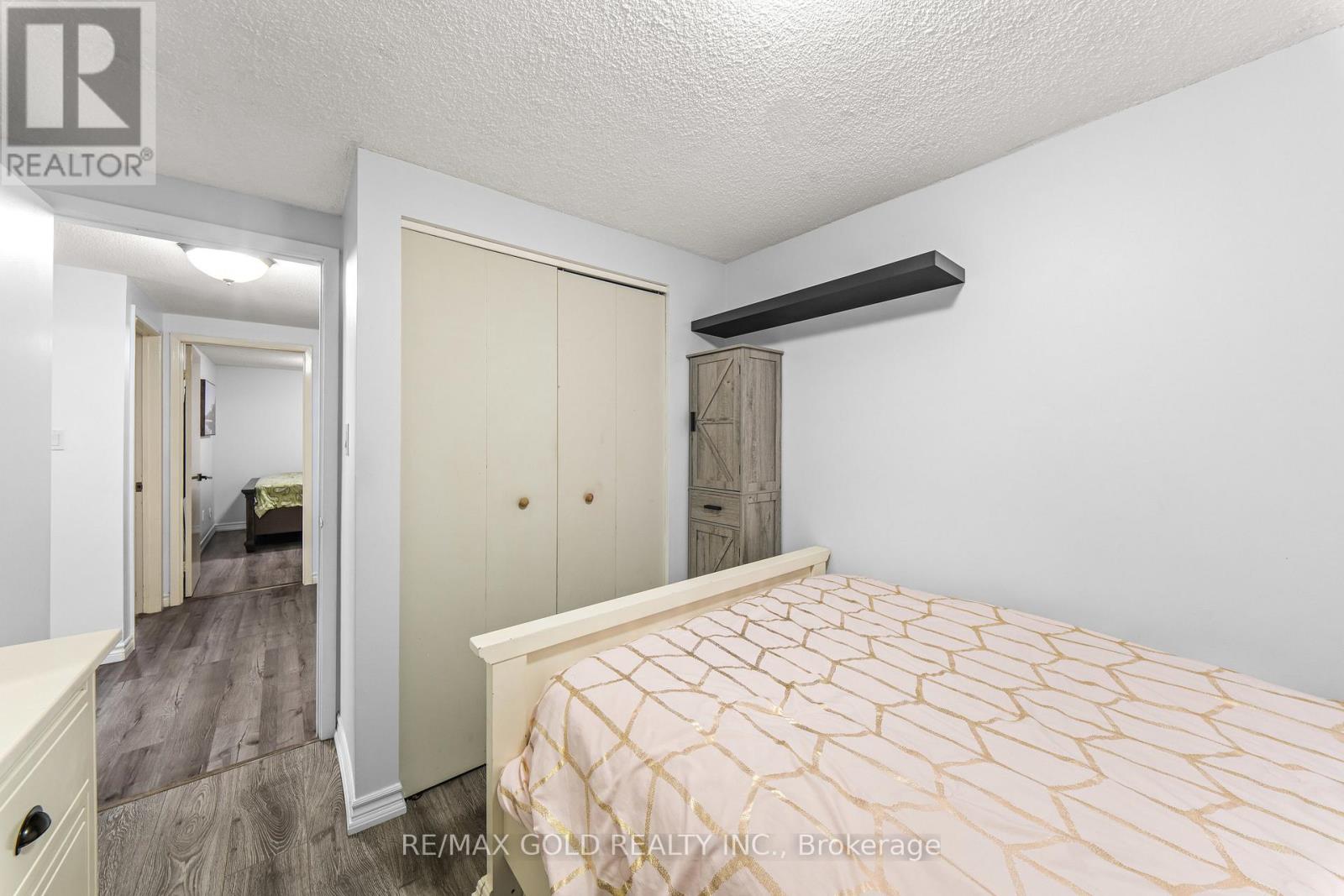 10 DARRAS COURT - 30