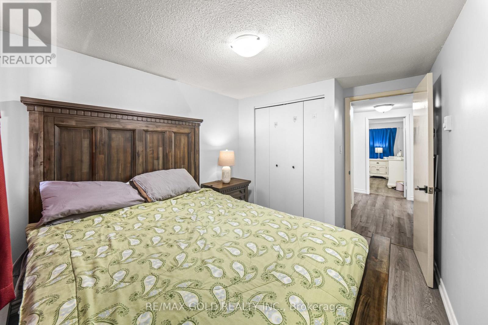 10 DARRAS COURT - 35