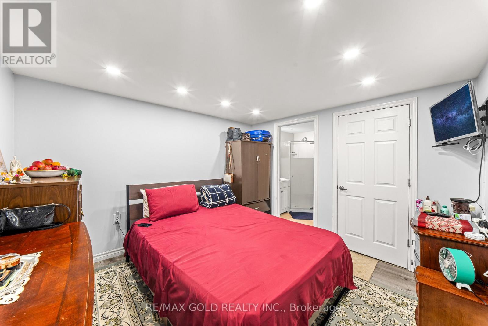 10 DARRAS COURT - 38