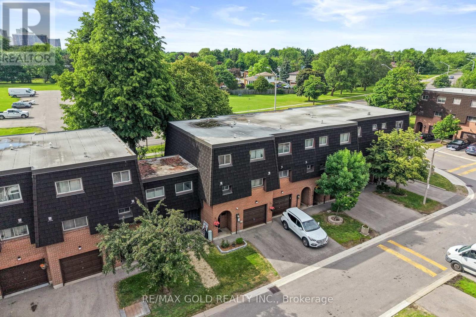 10 DARRAS COURT - 4