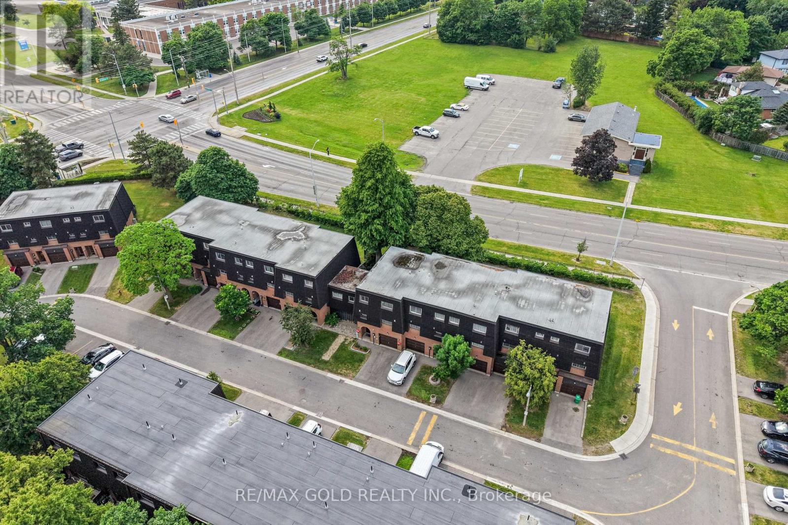 10 DARRAS COURT - 8