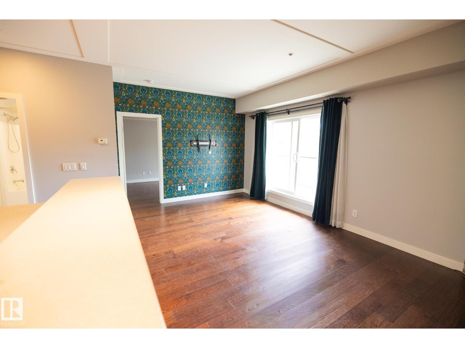 #207 9750 94 ST NW - 11