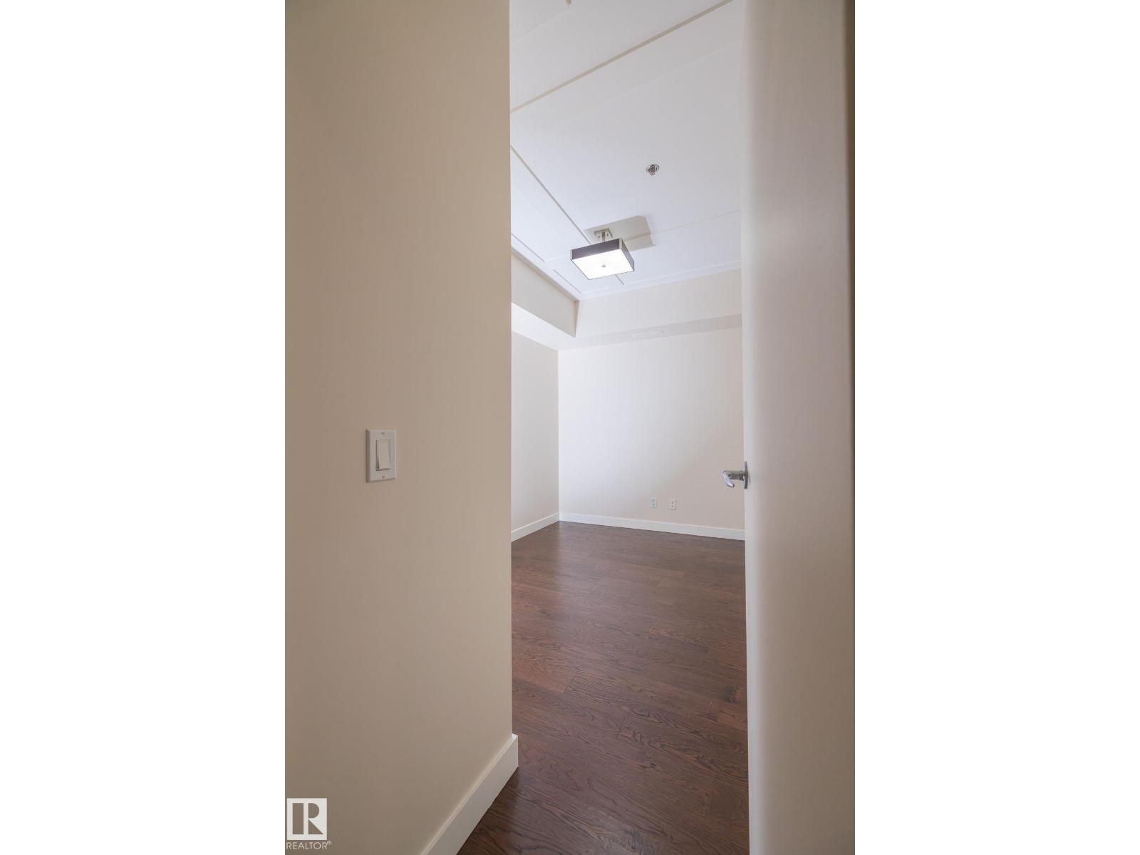#207 9750 94 ST NW - 31