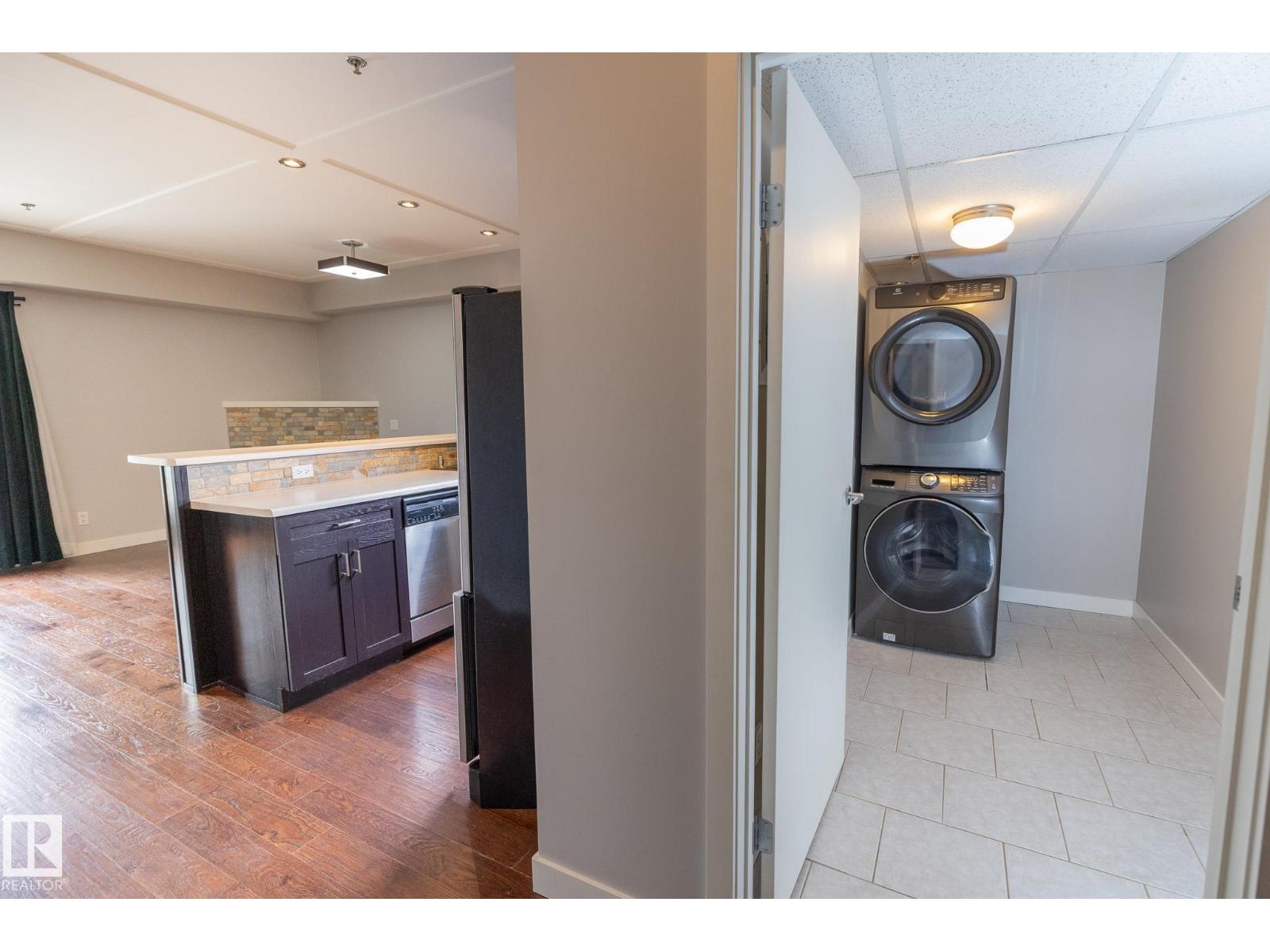 #207 9750 94 ST NW - 35