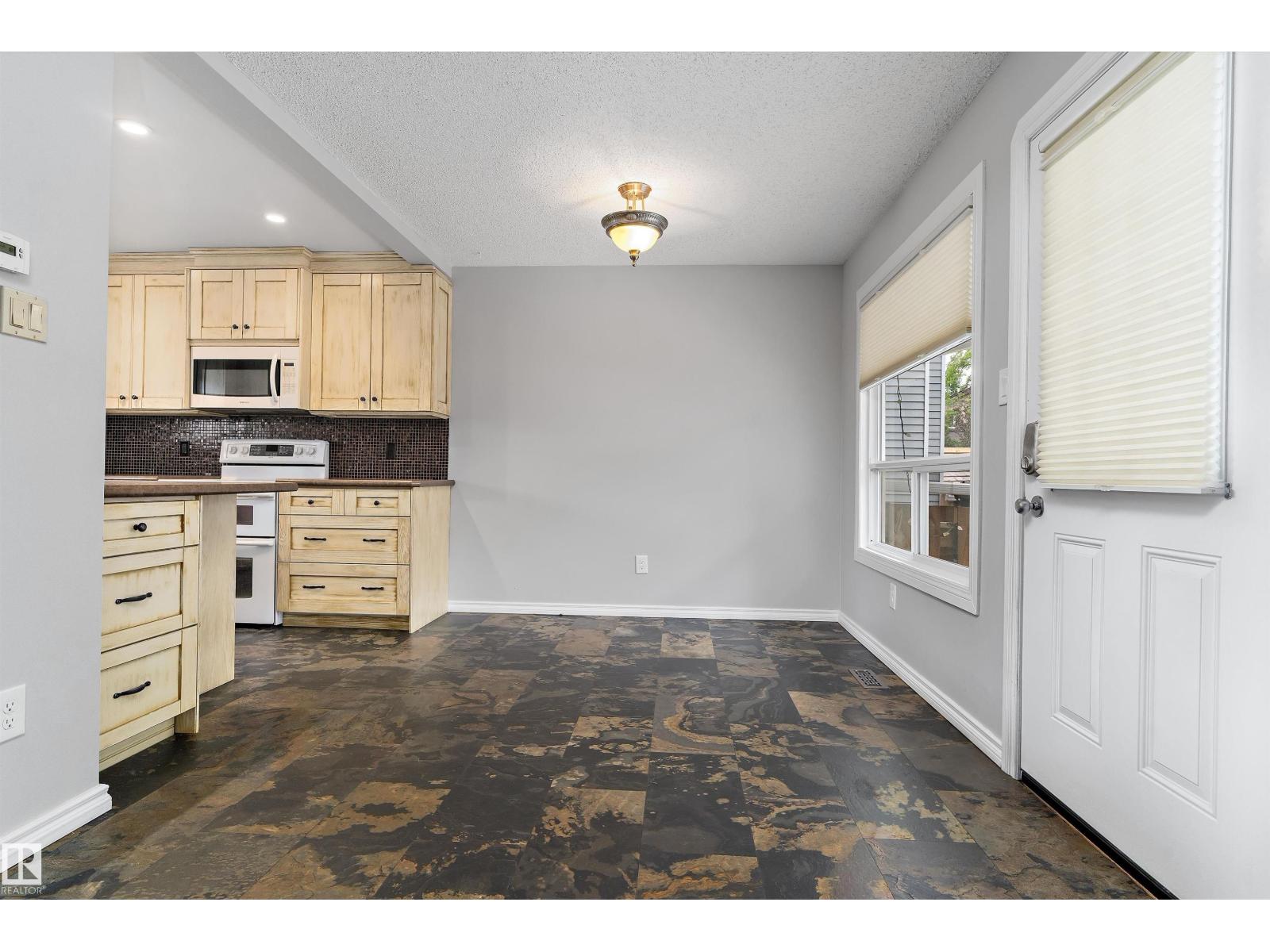 #9 4403 RIVERBEND RD NW - 20
