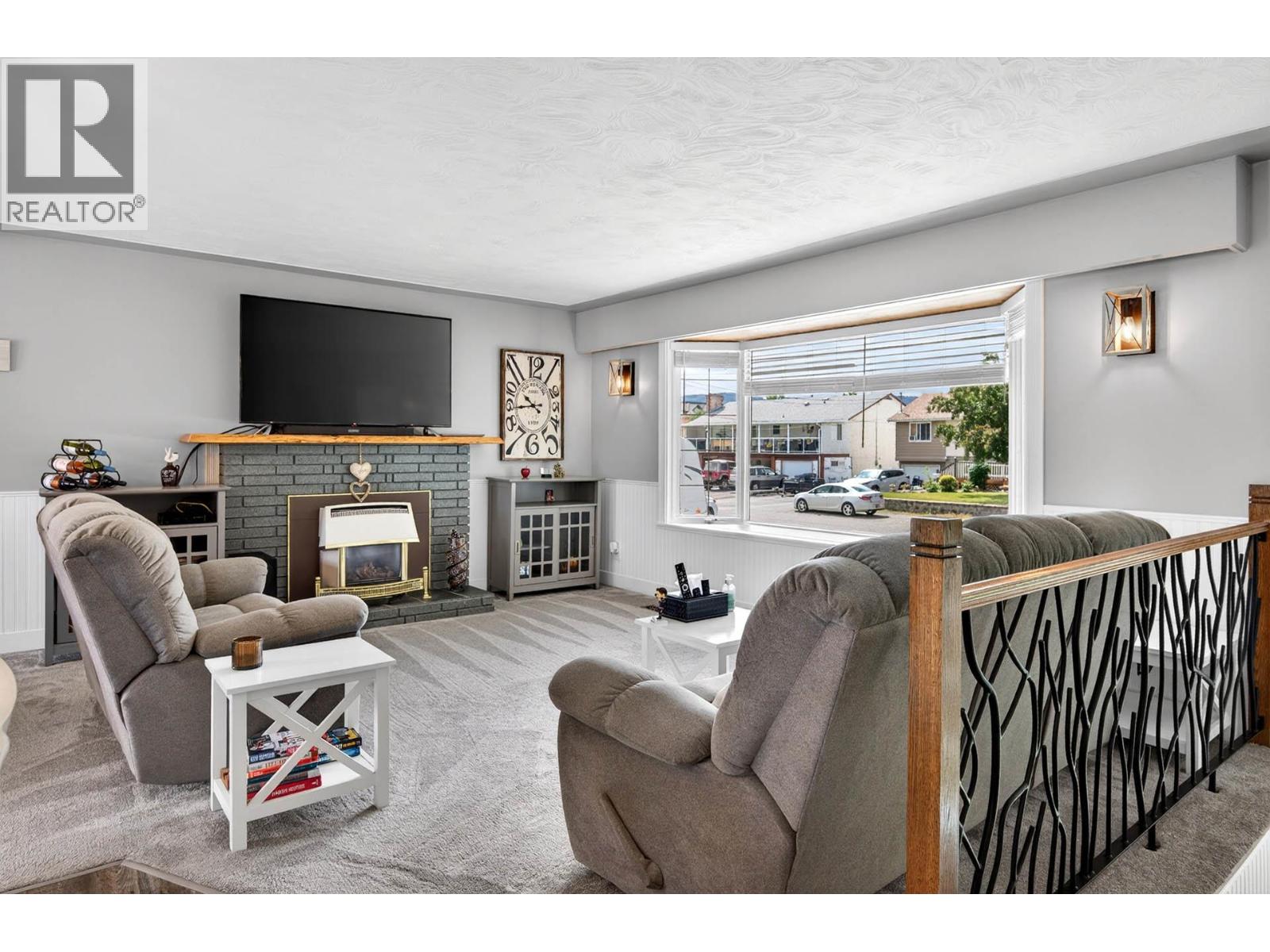 932 RENFREW Avenue - 5