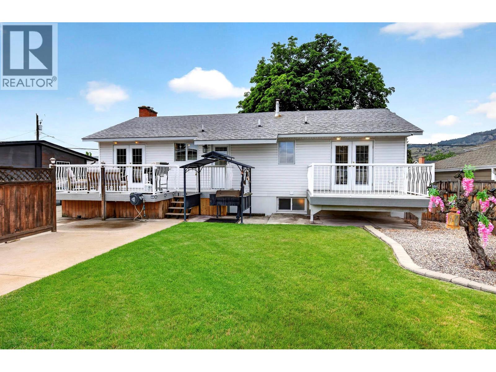 932 RENFREW Avenue - 44