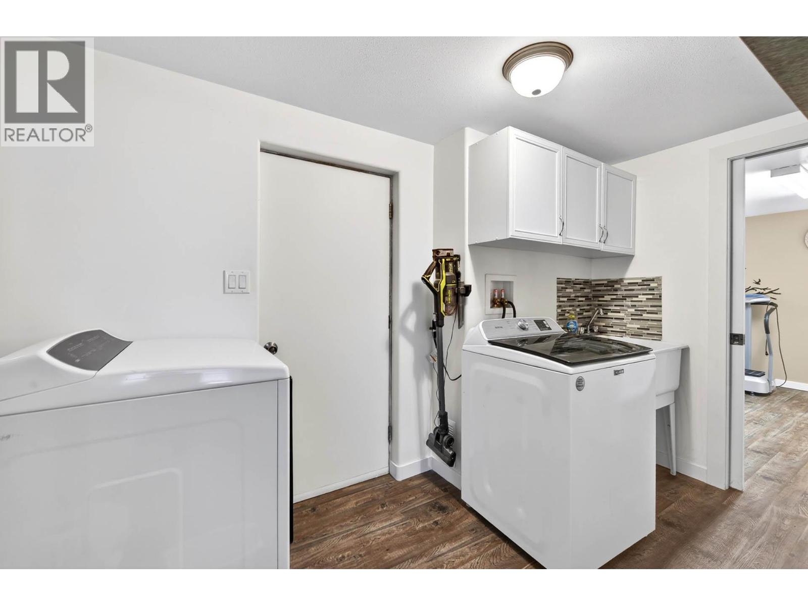 932 RENFREW Avenue - 37