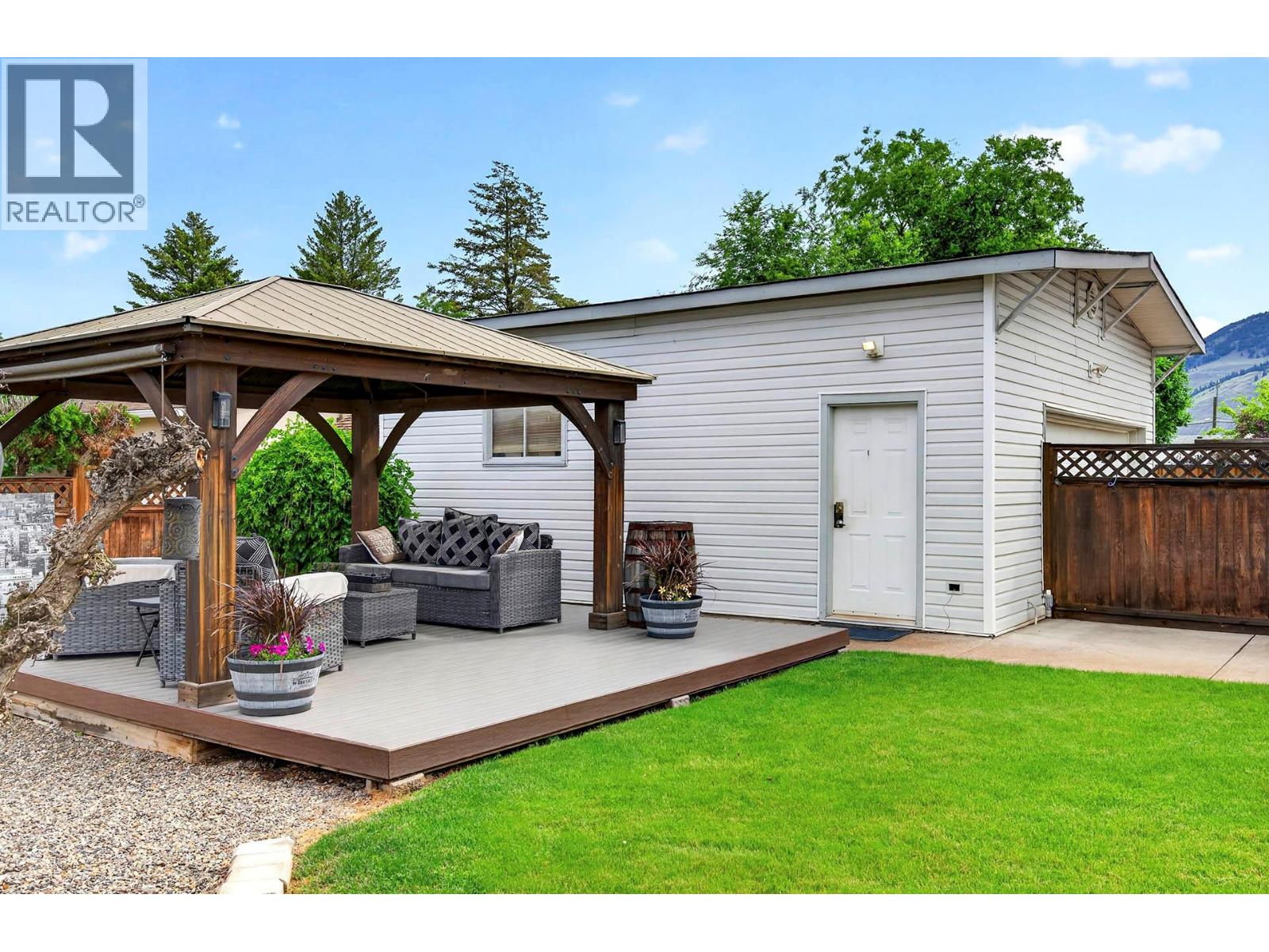 932 RENFREW Avenue - 46