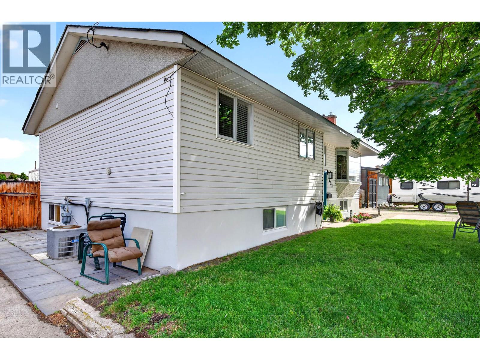 932 RENFREW Avenue - 54
