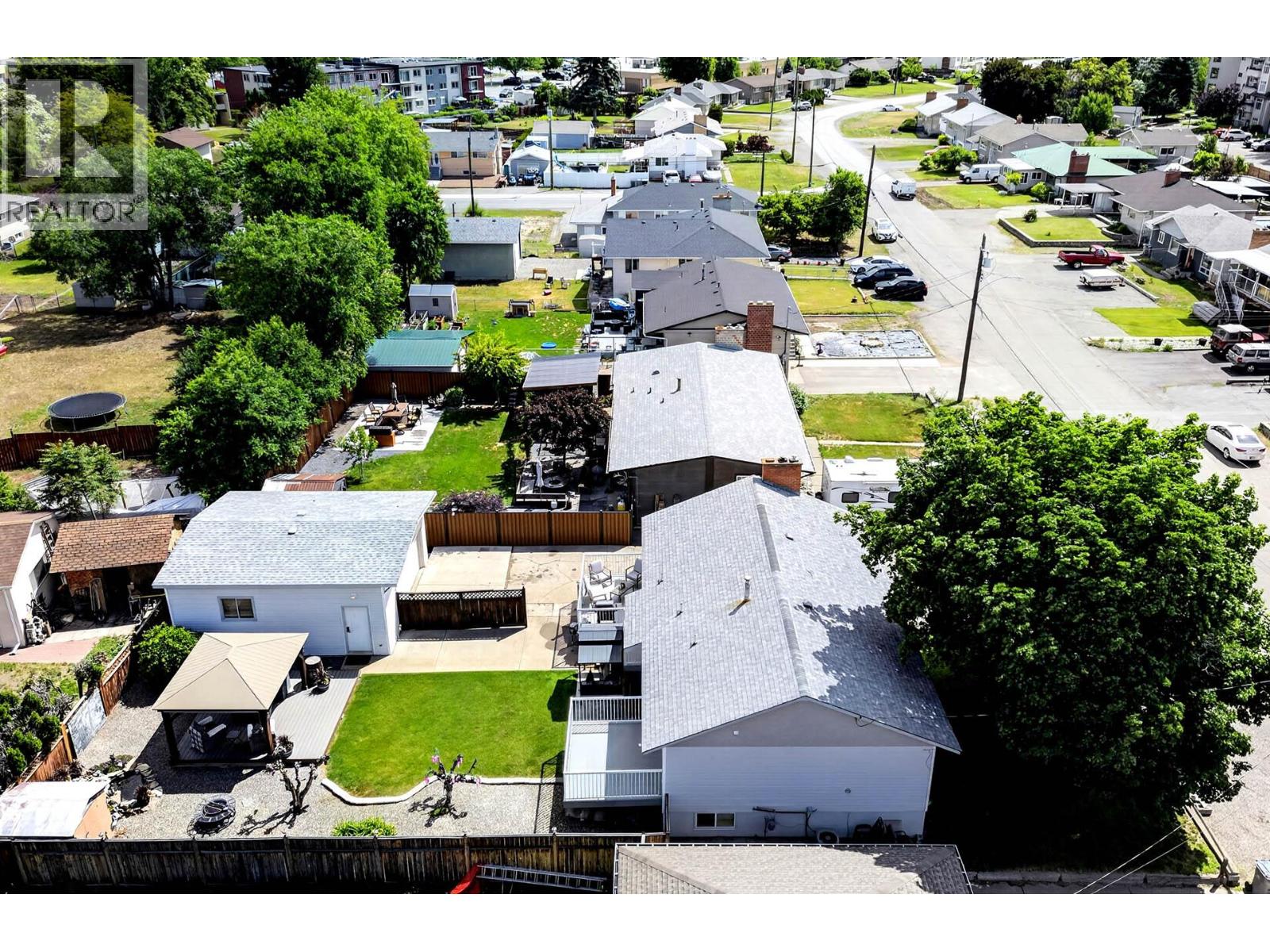 932 RENFREW Avenue - 57