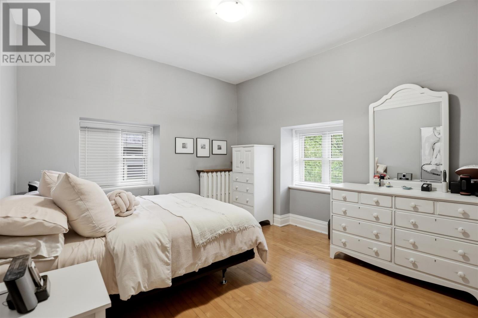 36 Herrick ST - 28