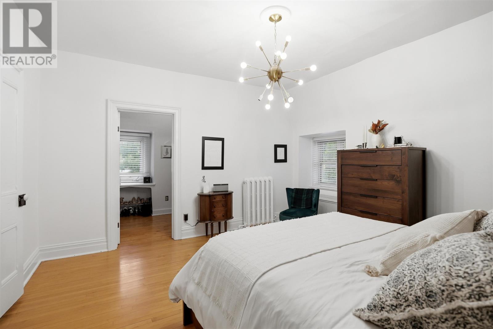 36 Herrick ST - 25