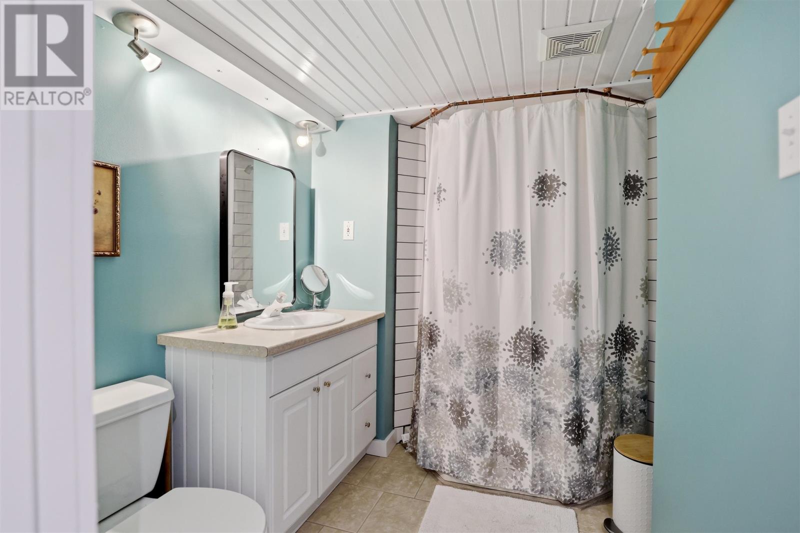36 Herrick ST - 32