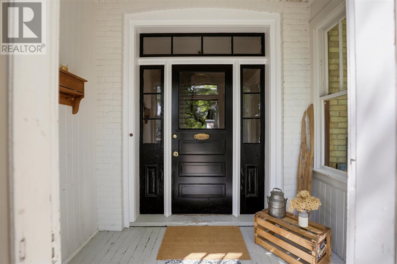 36 Herrick ST - 4