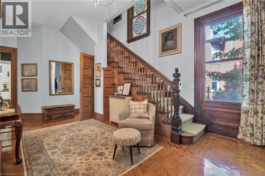 105 VANSITTART Avenue - 25