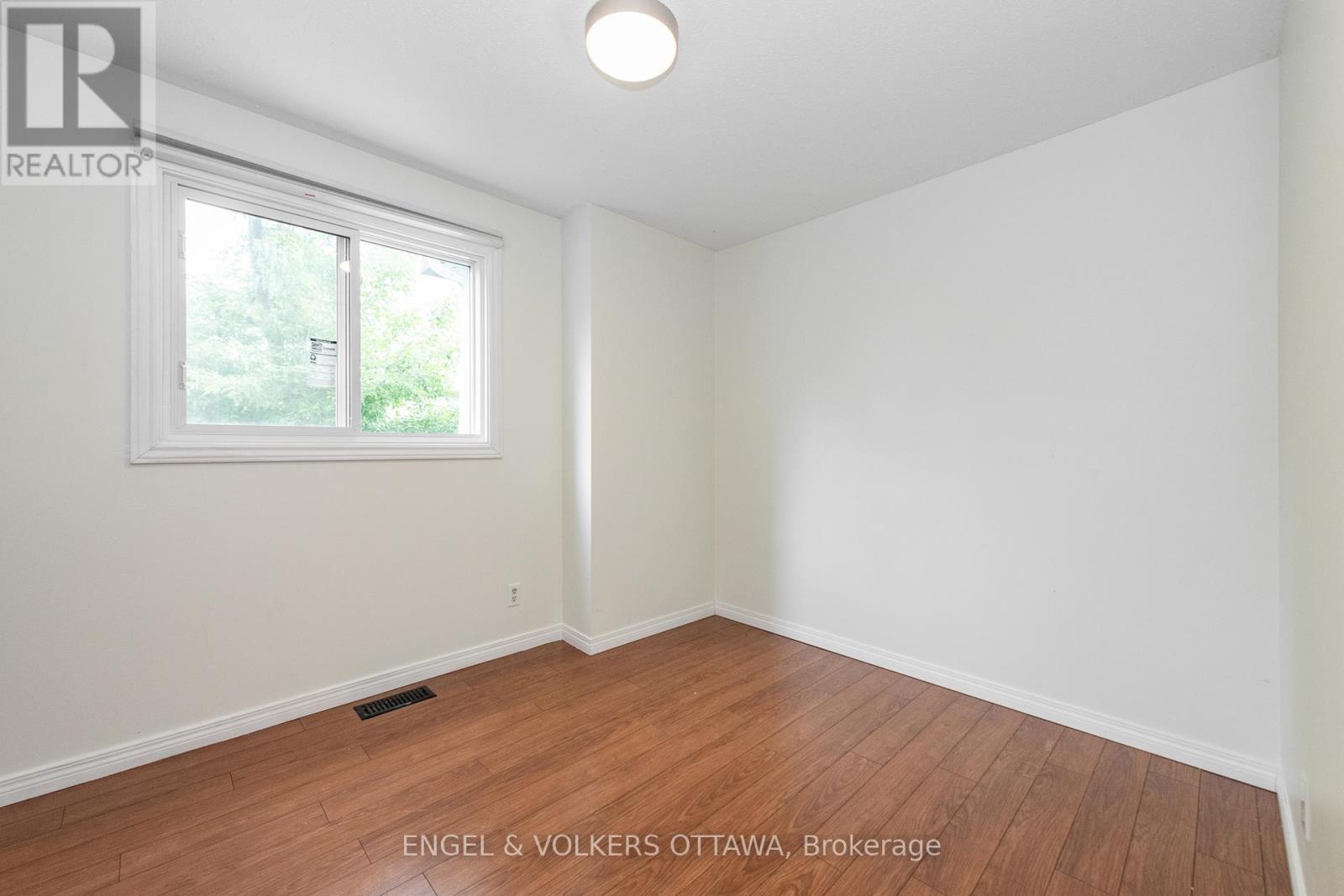 75 WOODFIELD DRIVE - 10