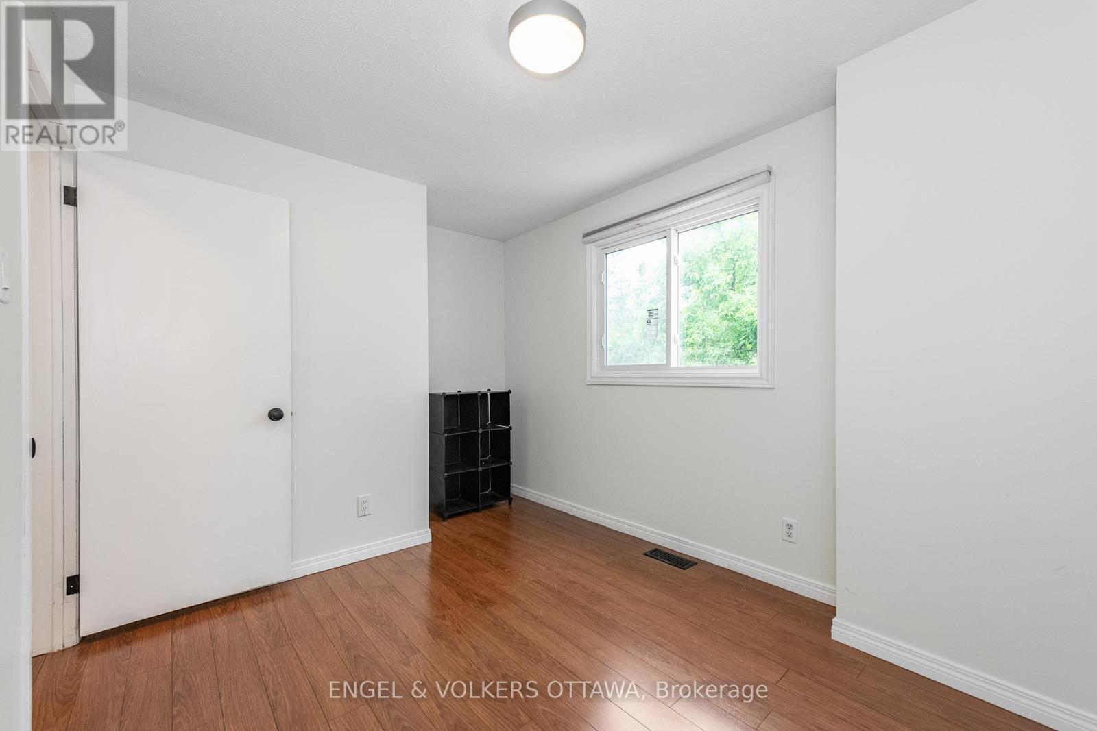 75 WOODFIELD DRIVE - 11