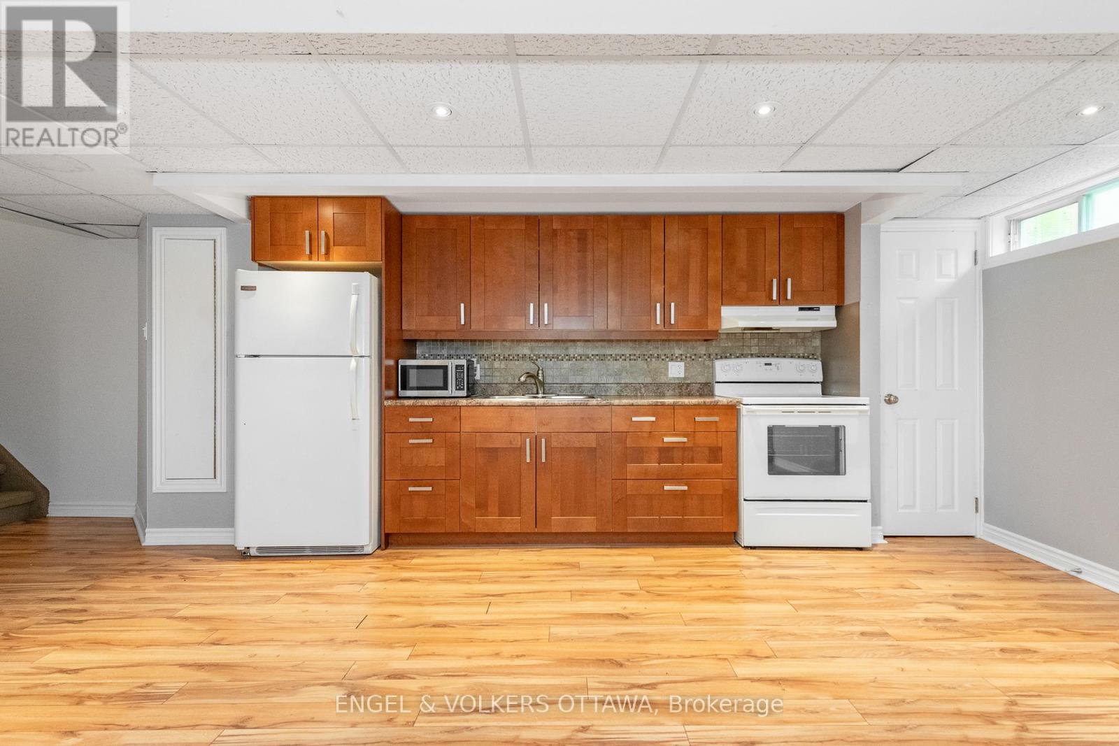 75 WOODFIELD DRIVE - 18