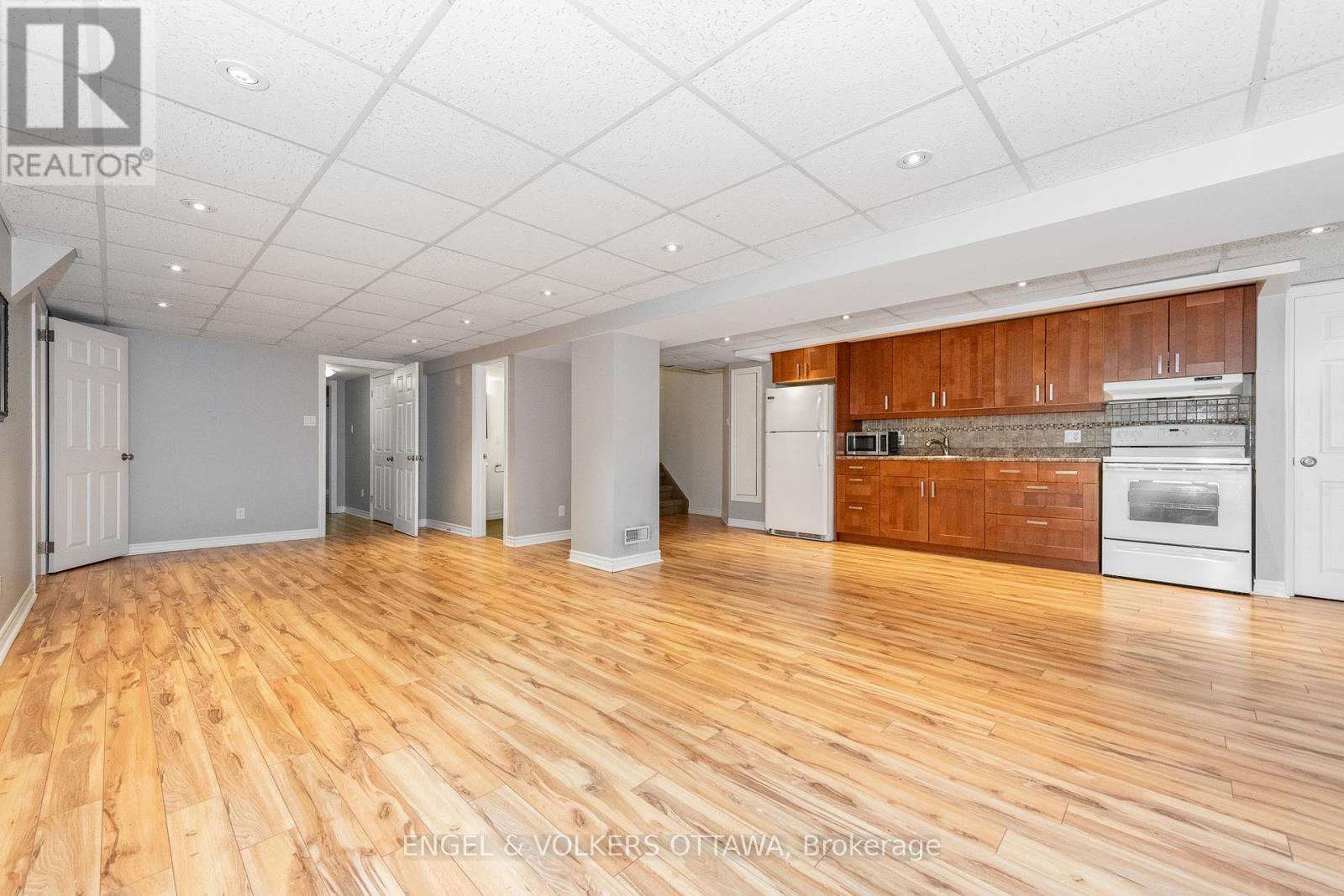 75 WOODFIELD DRIVE - 19