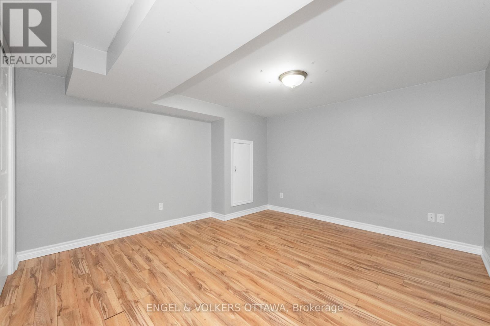 75 WOODFIELD DRIVE - 21