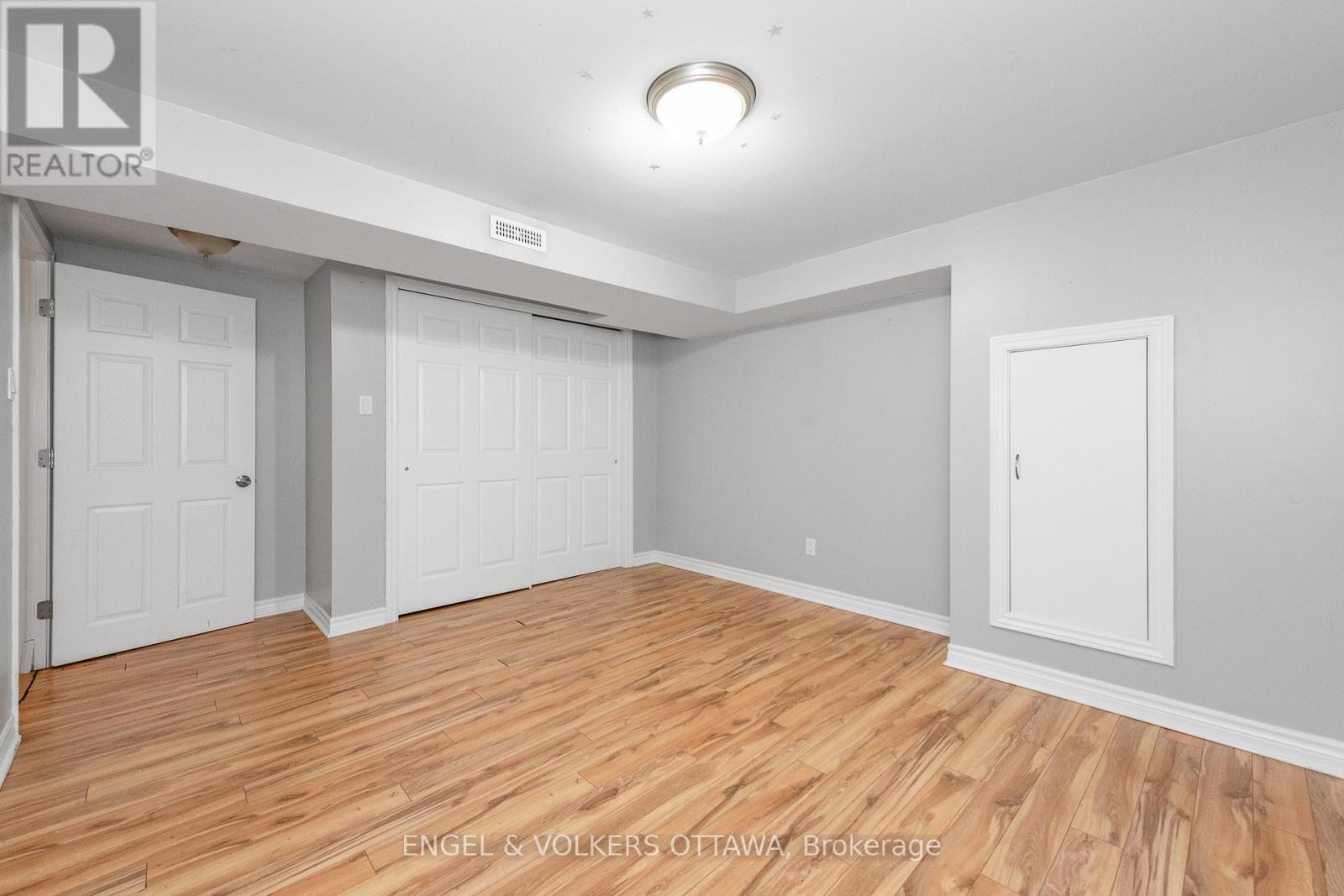 75 WOODFIELD DRIVE - 22