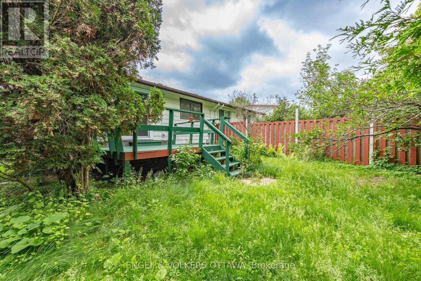 75 WOODFIELD DRIVE - 24
