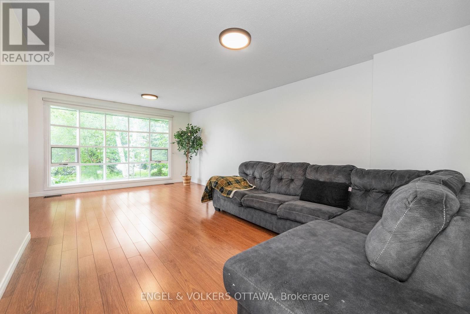 75 WOODFIELD DRIVE - 9
