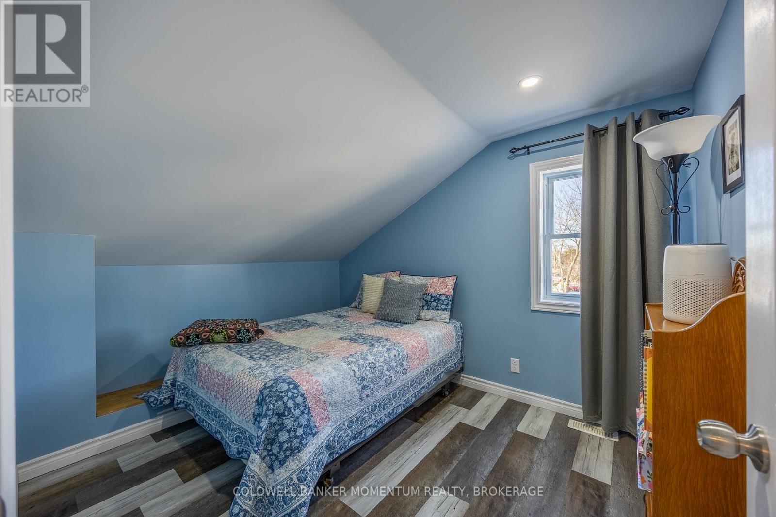 100 QUEEN STREET E - 24