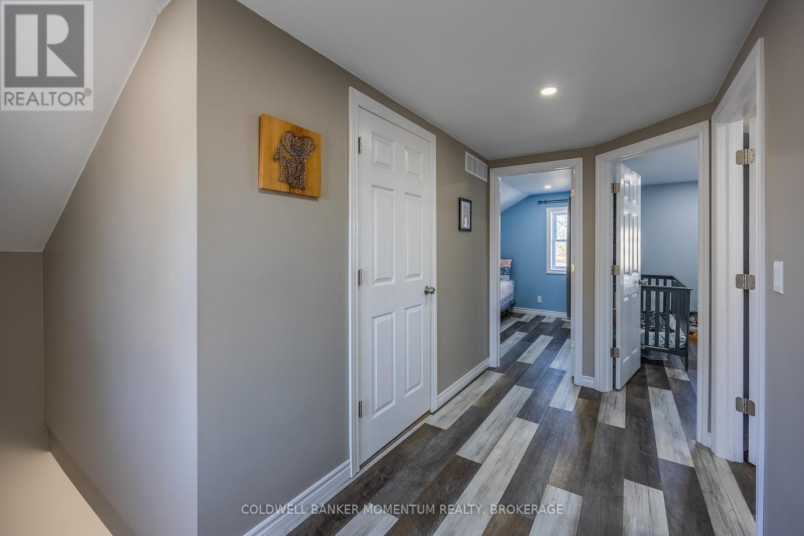 100 QUEEN STREET E - 21