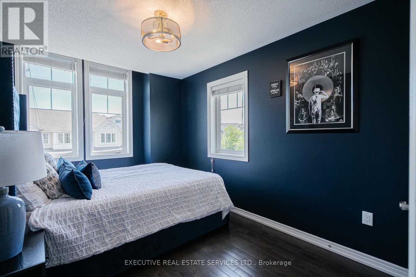2 NECTARLANE AVENUE - 13
