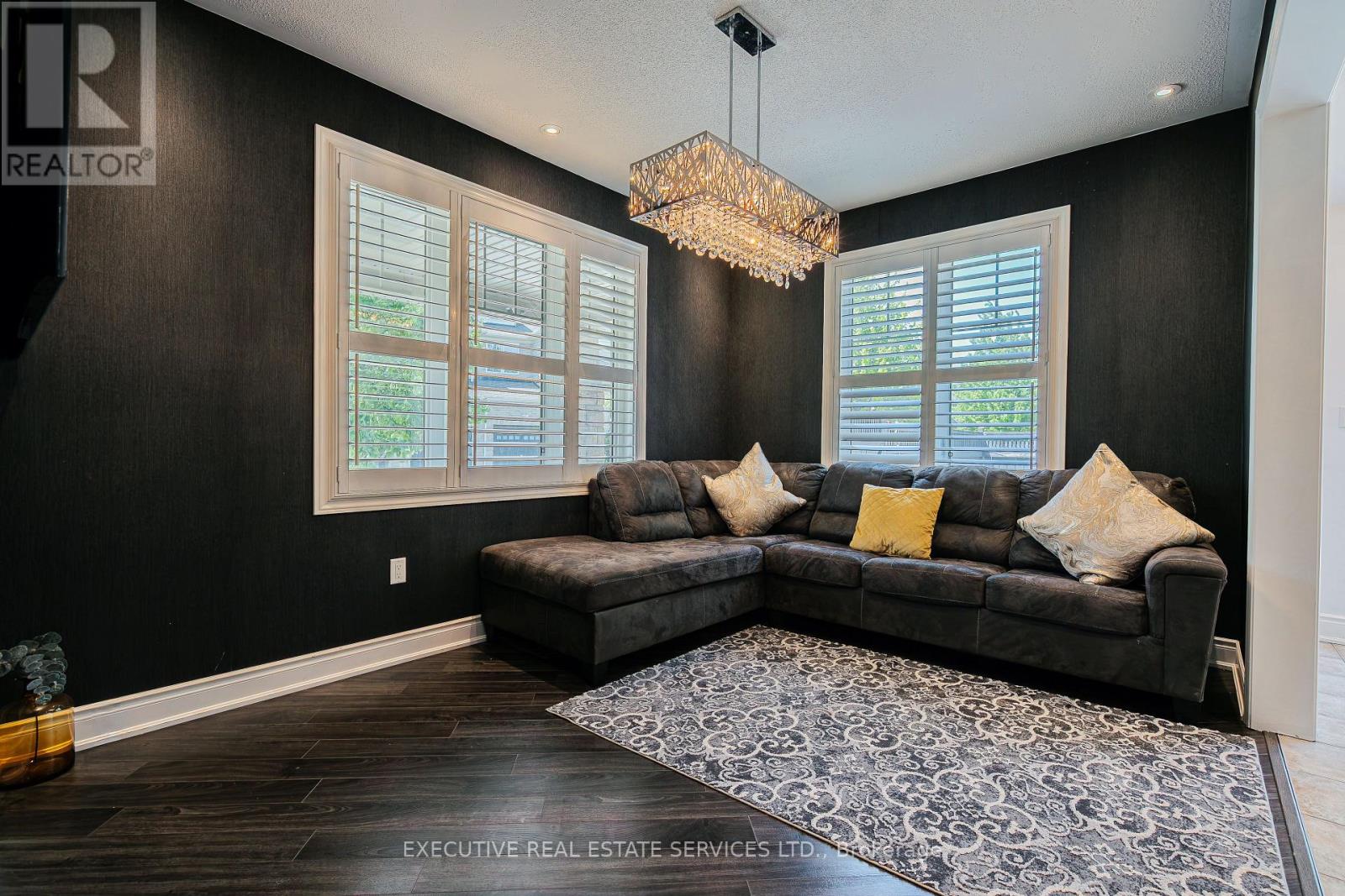 2 NECTARLANE AVENUE - 6