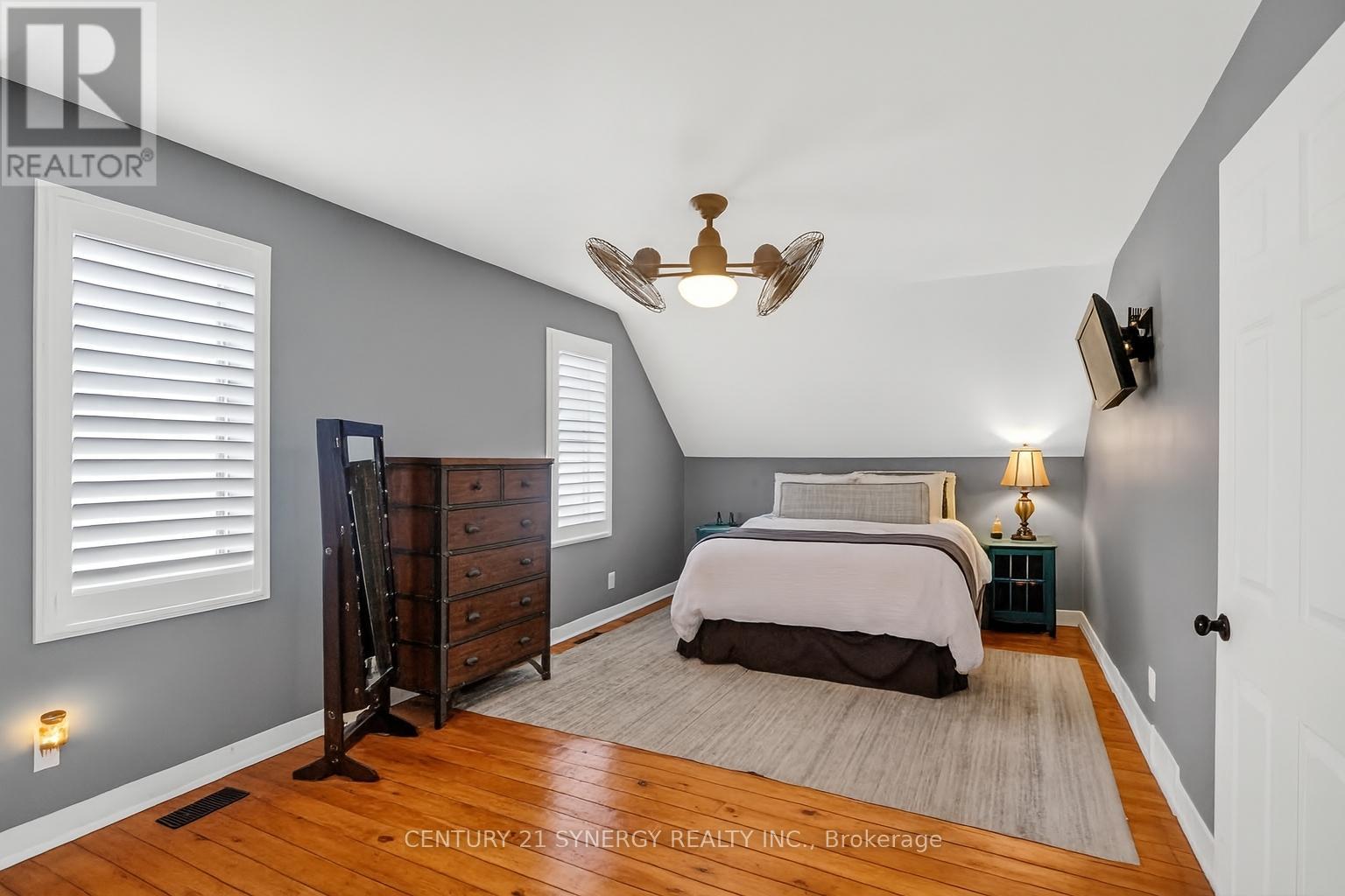 103 QUEEN CHARLOTTE STREET - 16