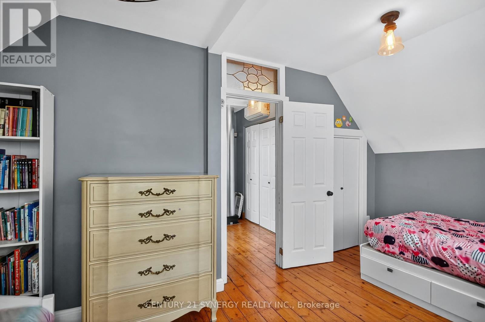 103 QUEEN CHARLOTTE STREET - 27