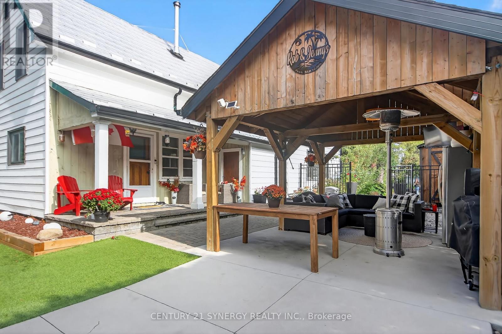 103 QUEEN CHARLOTTE STREET - 35