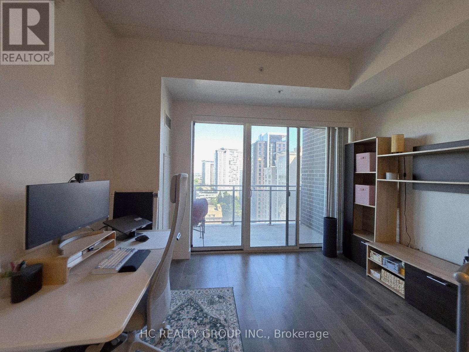 #1406 318 SPRUCE STREET - 23