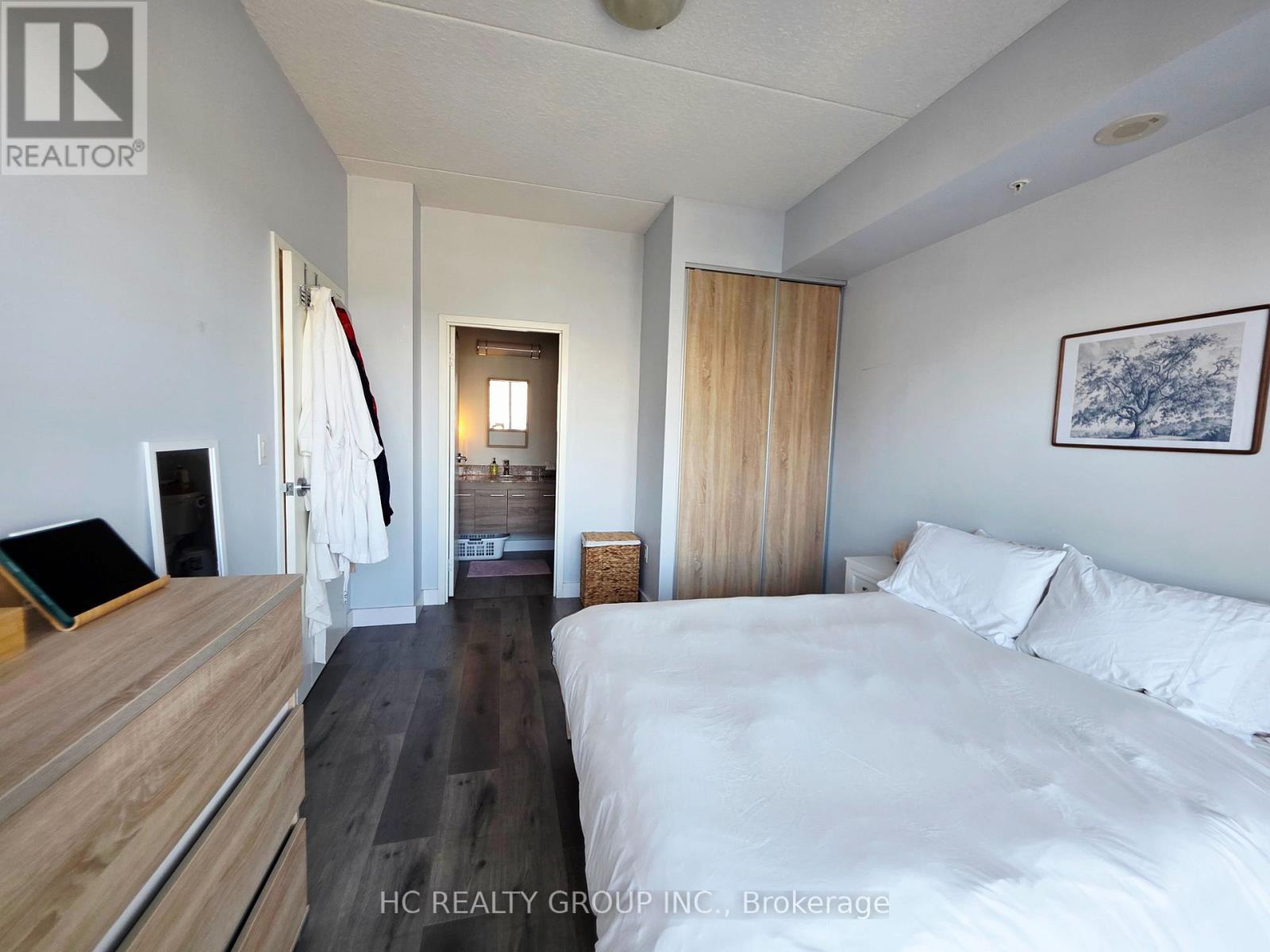 #1406 318 SPRUCE STREET - 26