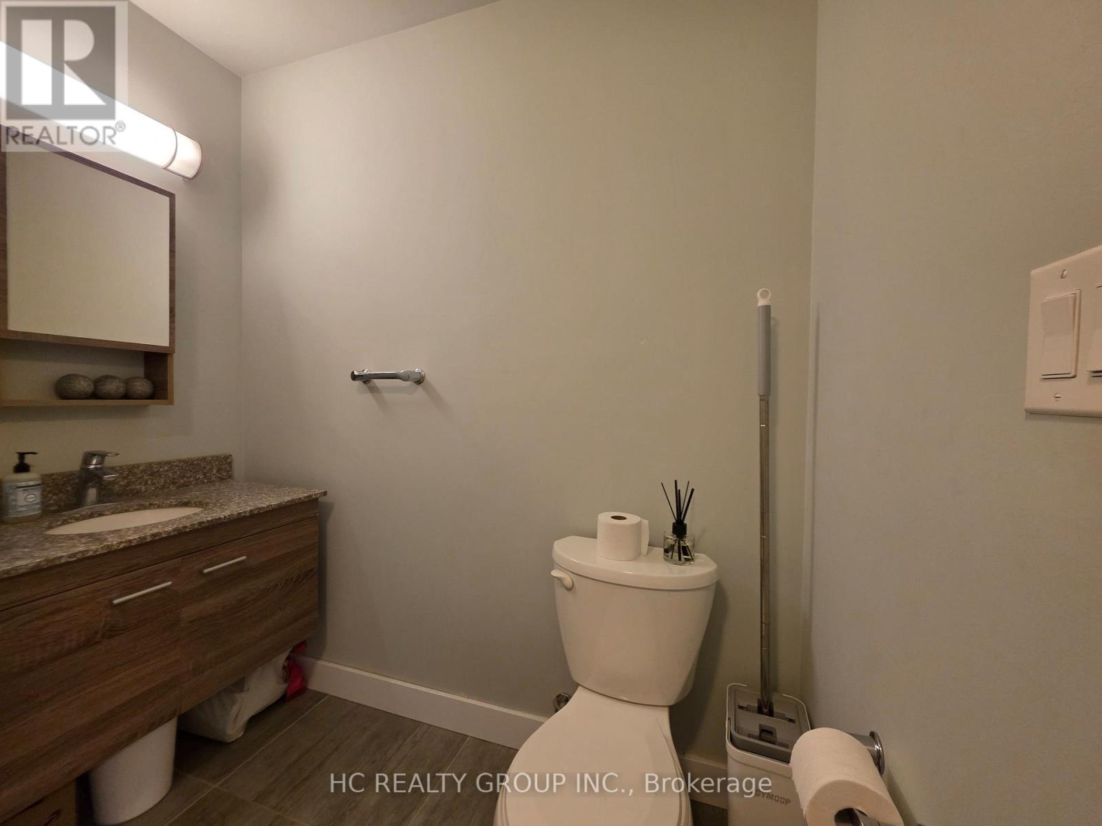 #1406 318 SPRUCE STREET - 28