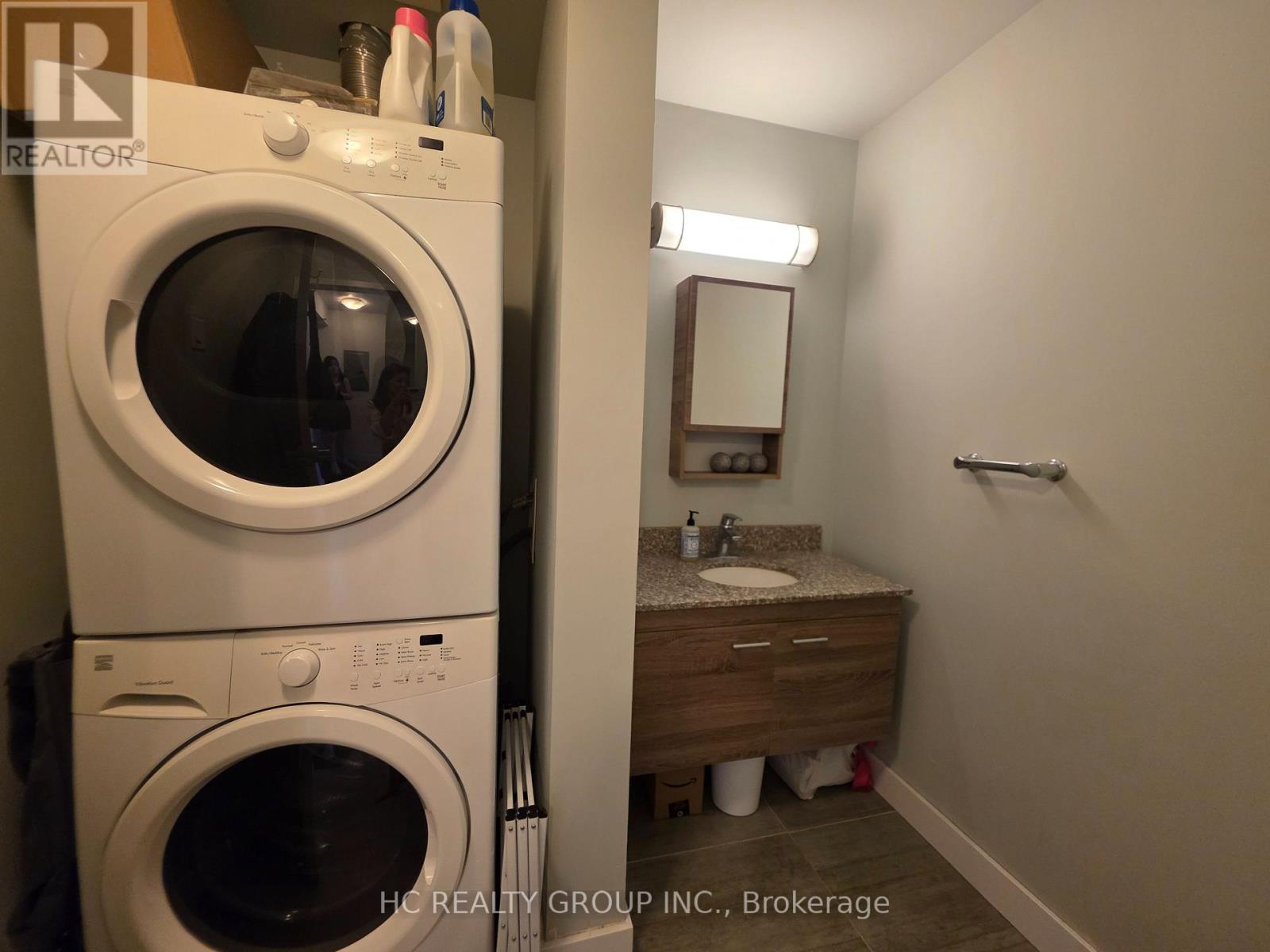 #1406 318 SPRUCE STREET - 29