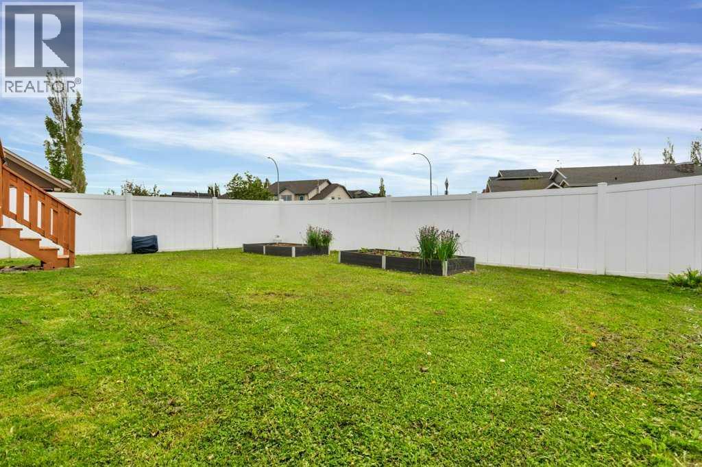 12 Oswald Close — photo 43