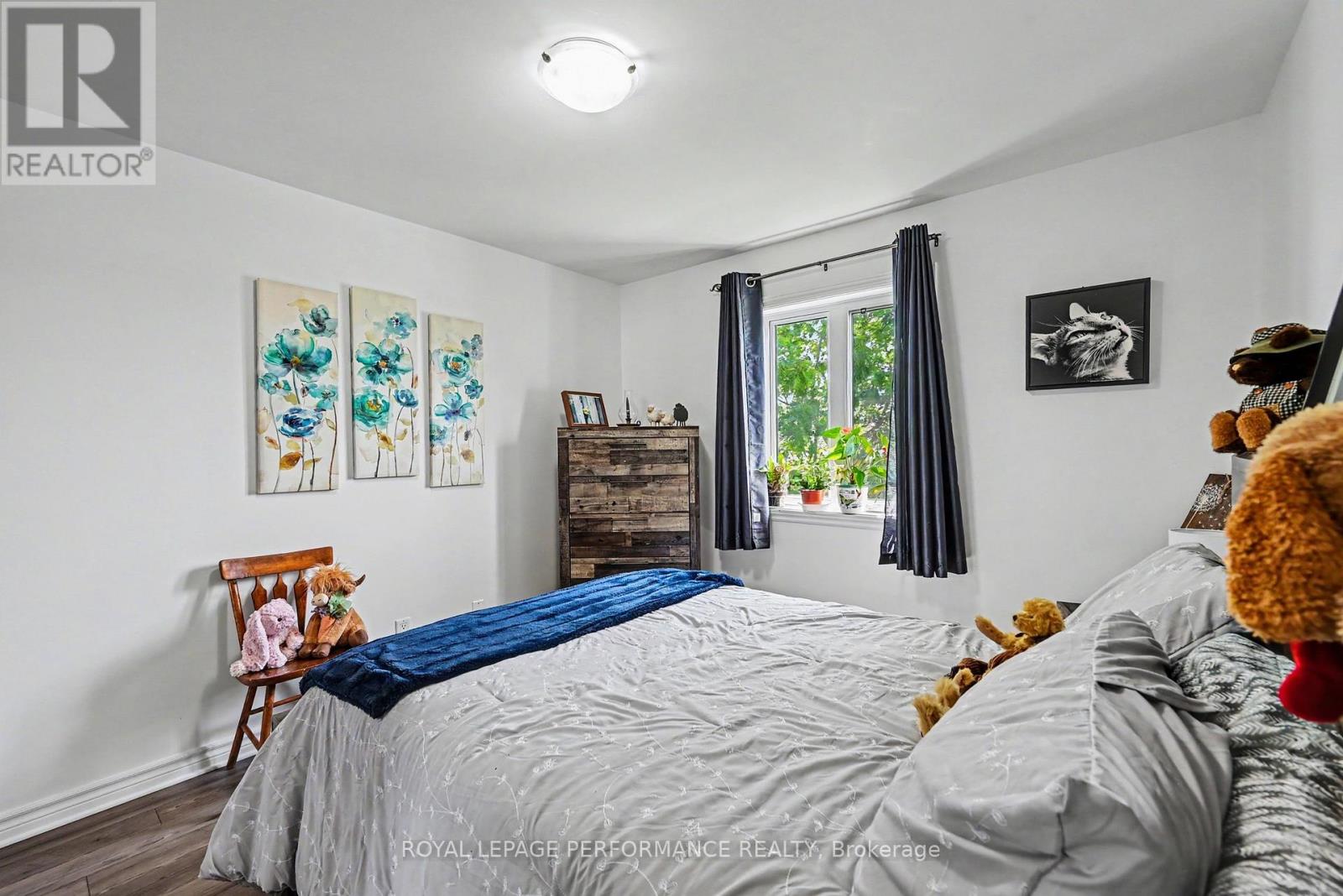 #202 222 FIRST STREET E - 25