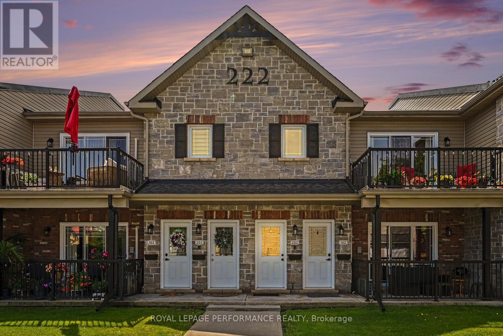 #202 222 FIRST STREET E - 3