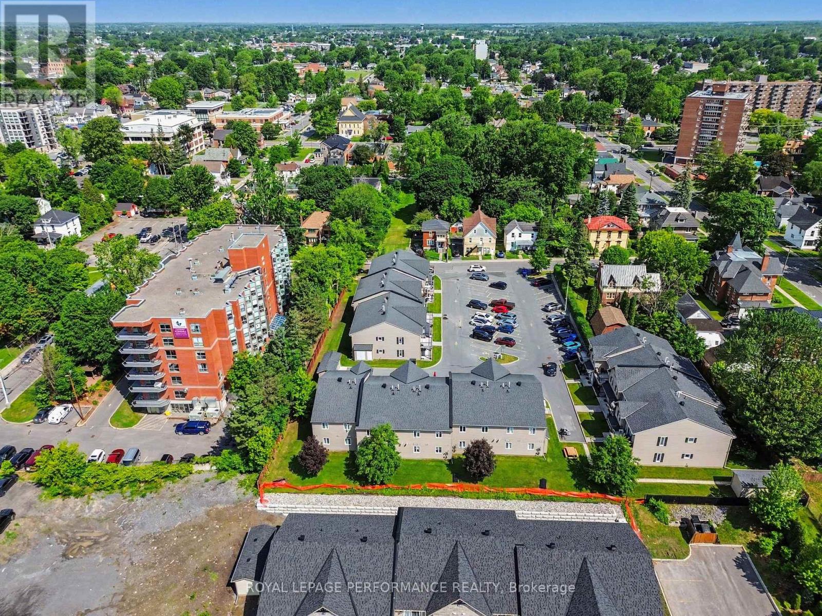 #202 222 FIRST STREET E - 32