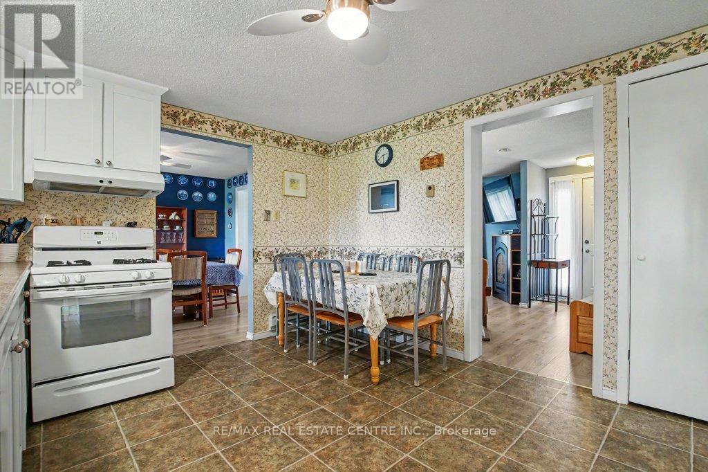 51 SCHADE STREET - 12
