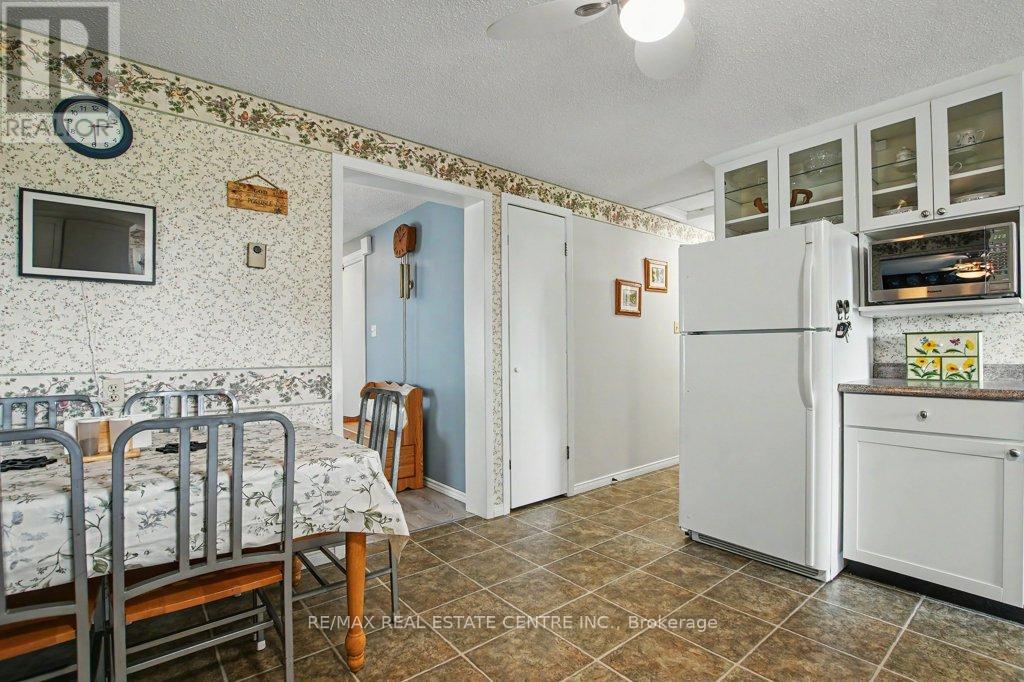 51 SCHADE STREET - 14