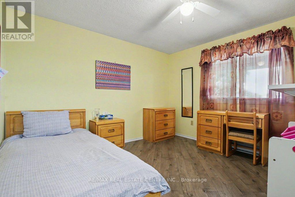 51 SCHADE STREET - 16